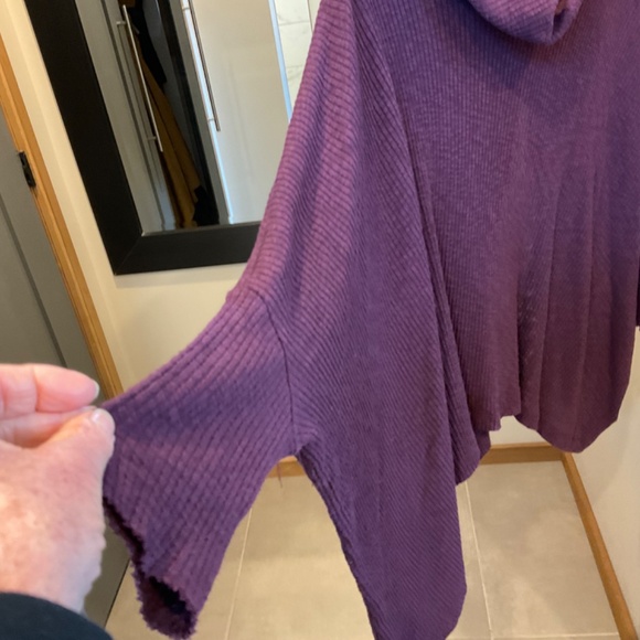 22. Free People FP Beach World Traveler Cowl Neck Split Back Sweater Size L - Picture 3 of 6